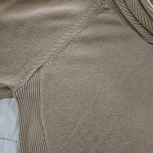 The Limited Cozy Brown Turtleneck Sweater Size XL - Picture 4 of 6